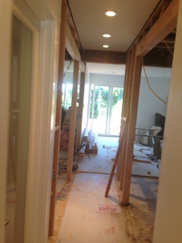 Combinant deux chambres en une grande chambre principale, retiré deux salles de bains et deux placards pour en faire un de chacun