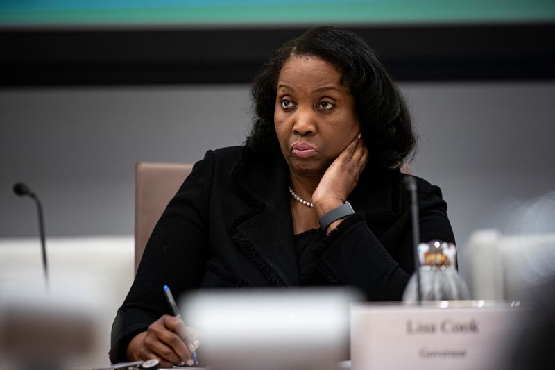 Lisa Cook, gouverneur de la Réserve fédérale américaine, lors de la réunion du conseil d'administration de la Réserve fédérale à Washington, DC, le 25 juin 2025.