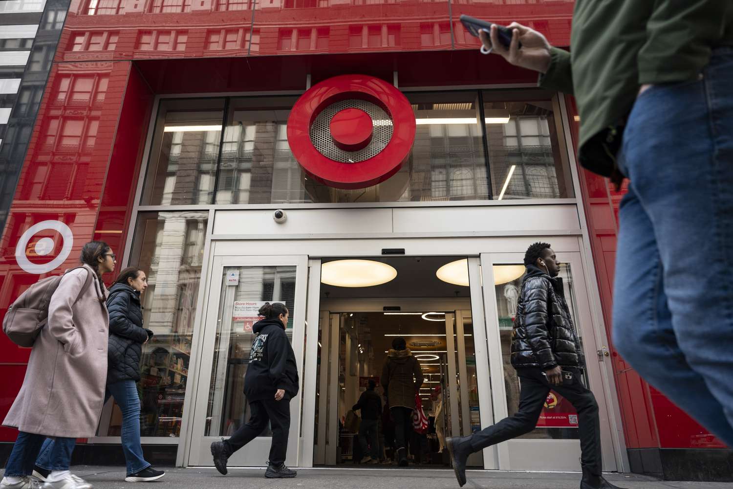 Boycott des visages cibles: 200 jours sans DEI, l'impact financier augmente
