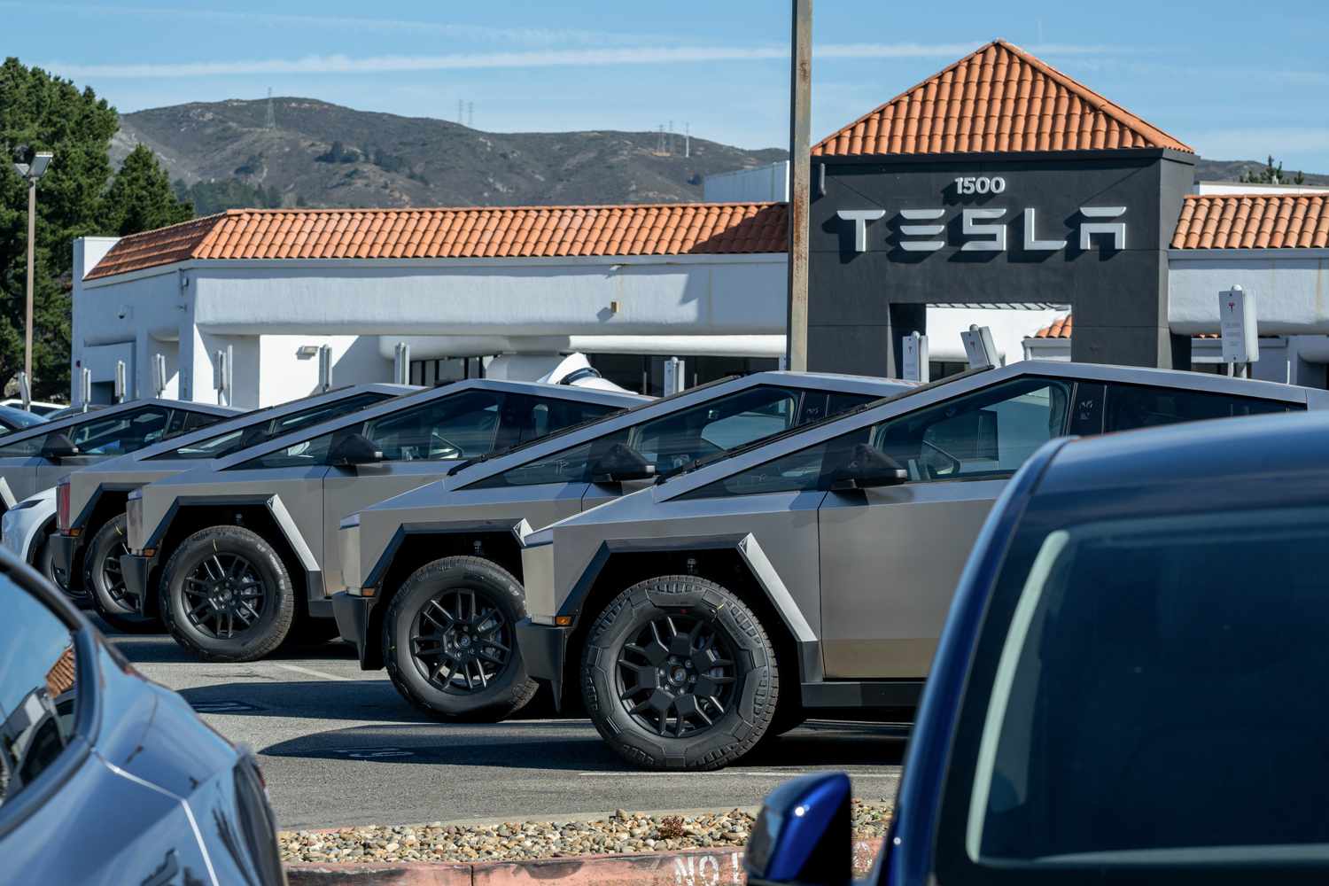 Les actions de Tesla chutent aujourd'hui alors que les investisseurs observent les chiffres des ventes en Chine