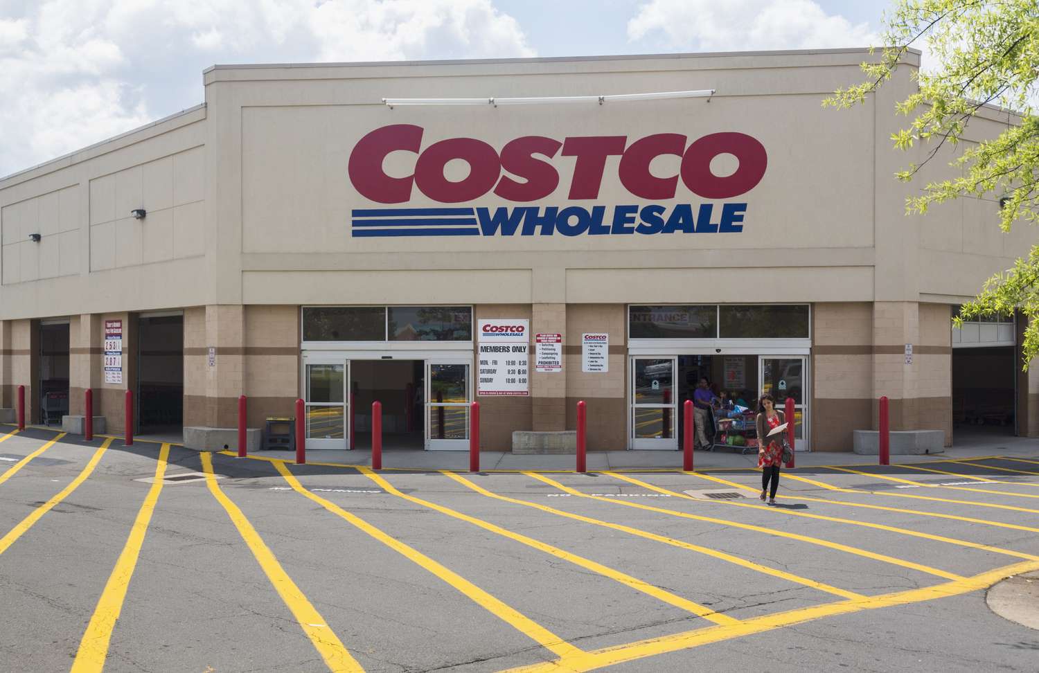 Les affaires de Costco sont en plein essor. Mais son action est à la traîne du marché en 2025.