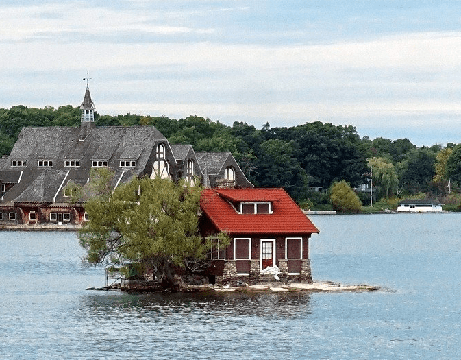 Le revenu minimum admissible requis pour acheter une maison est si bas