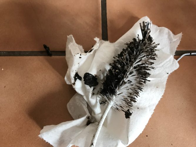 Être prêt à faire le sale boulot permet d'économiser de l'argent