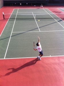 service de tennis Service de bataille de tennis