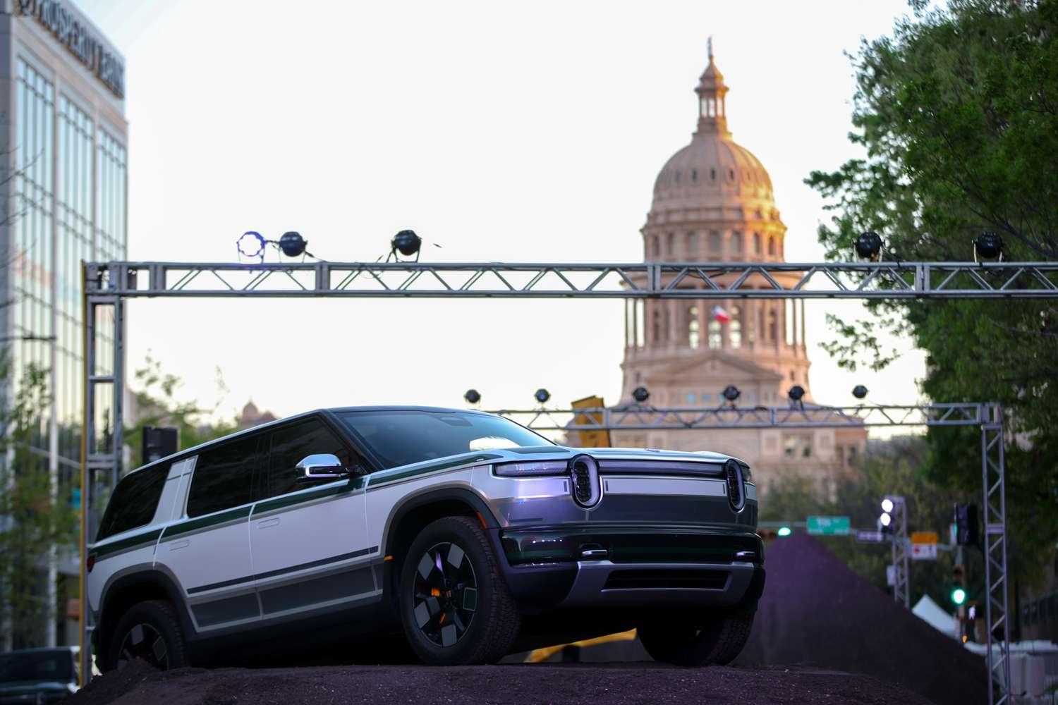 Rivian a enfin lancé le R2 : pourquoi la survie du fabricant de véhicules électriques peut en dépendre